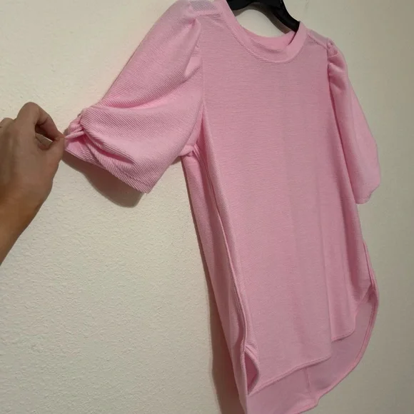 Crown & Ivy Pink Ribbed Short Puff Sleeve Blouse with Knotted Detail - Picture 6 of 8